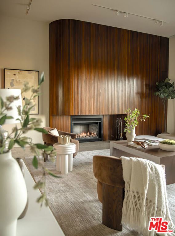 3625 Lowry Road, Los Angeles, CA 90027