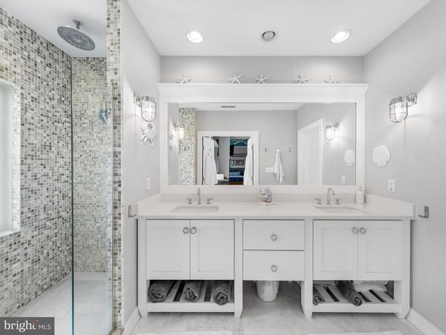 5 87th St Unit 303, Ocean City, MD 21842