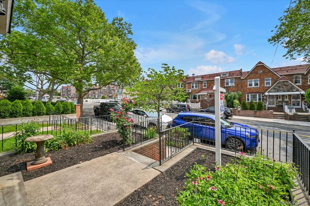 5428 65th Place, Maspeth, NY 11378