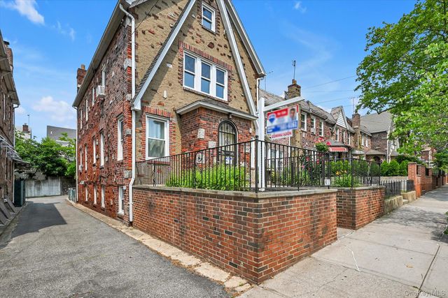 5428 65th Place, Maspeth, NY 11378