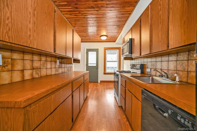 5428 65th Place, Maspeth, NY 11378