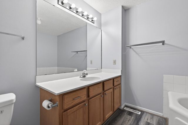 4255 Merrimac Lane N 41, Plymouth, MN 55446