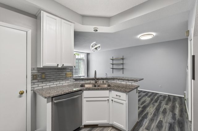 4255 Merrimac Lane N 41, Plymouth, MN 55446