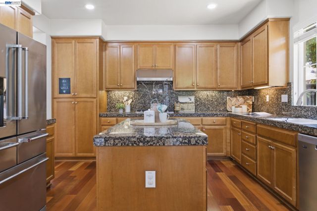 749 Ellerbrook St, Mountain House, CA 95391