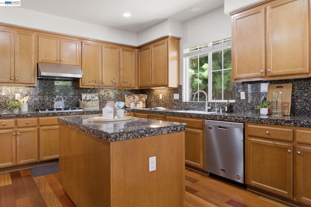 749 Ellerbrook St, Mountain House, CA 95391
