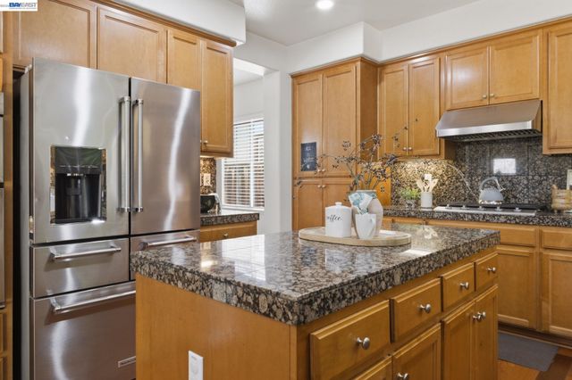 749 Ellerbrook St, Mountain House, CA 95391