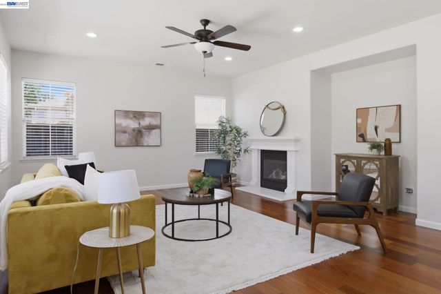 749 Ellerbrook St, Mountain House, CA 95391