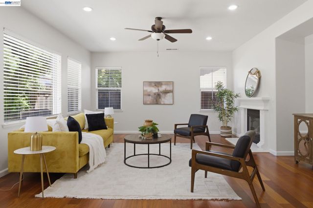 749 Ellerbrook St, Mountain House, CA 95391
