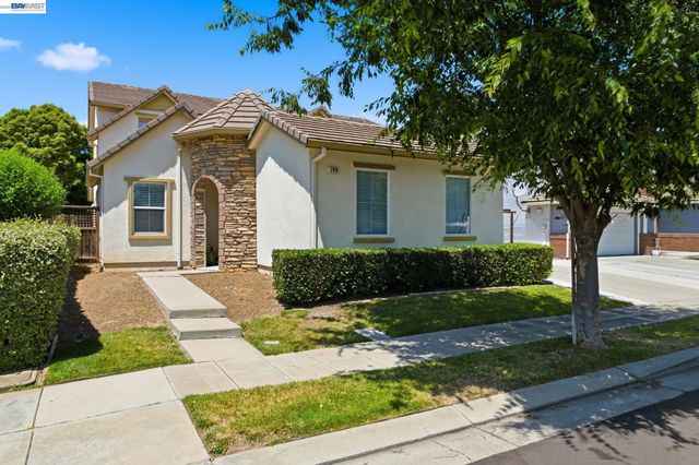 749 Ellerbrook St, Mountain House, CA 95391