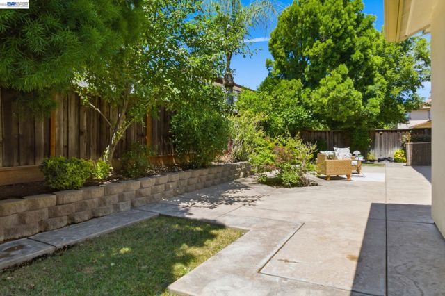 749 Ellerbrook St, Mountain House, CA 95391