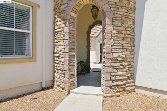 749 Ellerbrook St, Mountain House, CA 95391