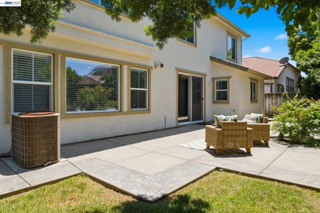 749 Ellerbrook St, Mountain House, CA 95391