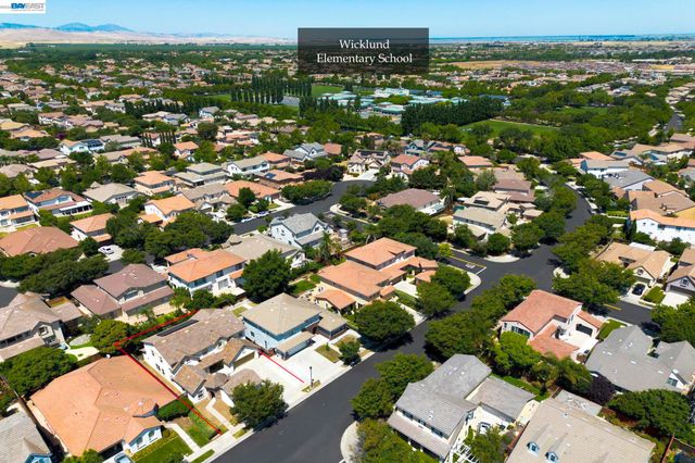 749 Ellerbrook St, Mountain House, CA 95391