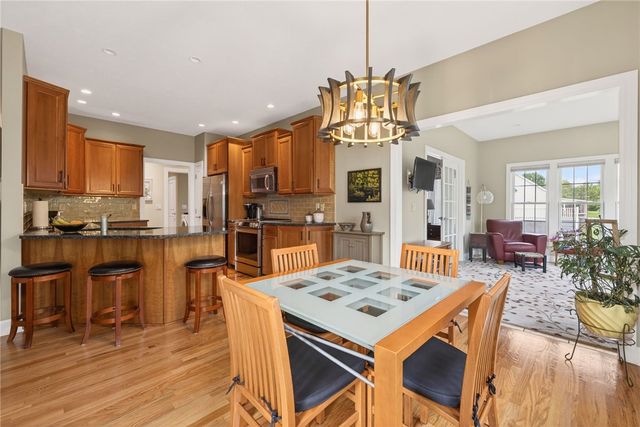 42 Peaceful Harbor Ln, Penfield, NY 14580