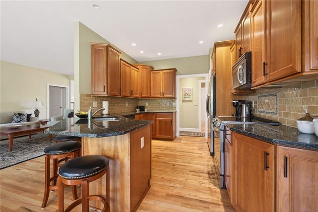 42 Peaceful Harbor Ln, Penfield, NY 14580