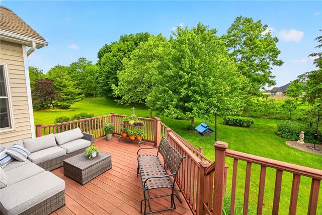 42 Peaceful Harbor Ln, Penfield, NY 14580
