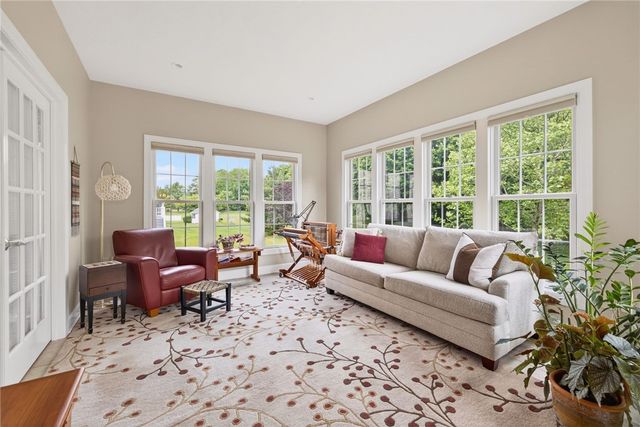 42 Peaceful Harbor Ln, Penfield, NY 14580