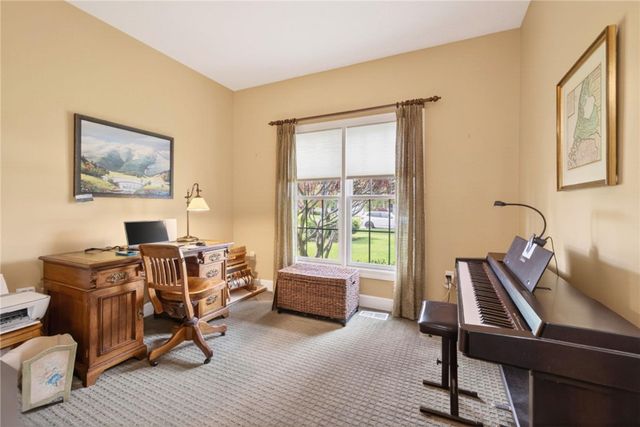 42 Peaceful Harbor Ln, Penfield, NY 14580