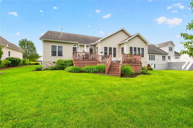 42 Peaceful Harbor Ln, Penfield, NY 14580