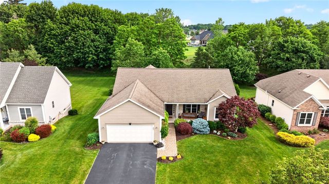 42 Peaceful Harbor Ln, Penfield, NY 14580