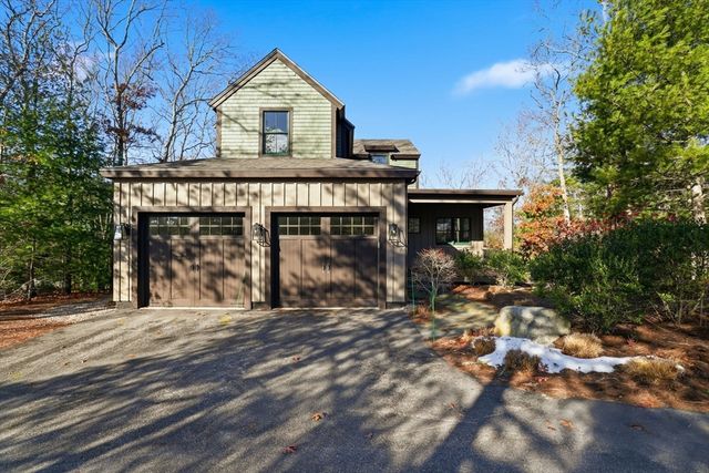 22 Hickorywood, Plymouth, MA 02360