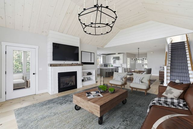 22 Hickorywood, Plymouth, MA 02360