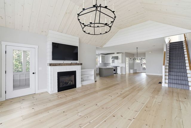 22 Hickorywood, Plymouth, MA 02360