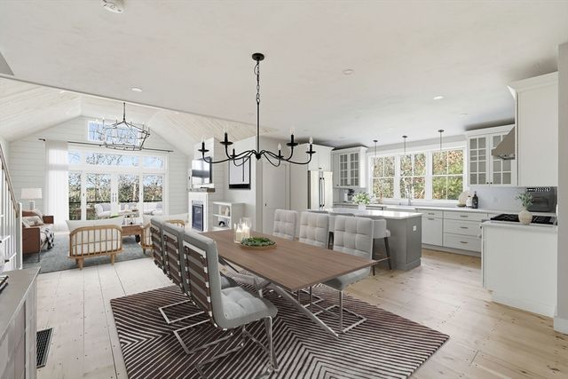 22 Hickorywood, Plymouth, MA 02360