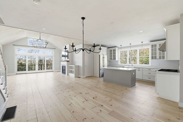 22 Hickorywood, Plymouth, MA 02360