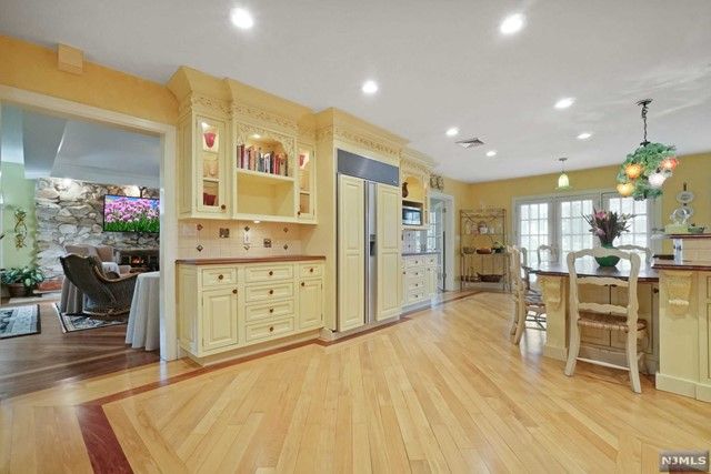 152 Valley Road, River Edge, NJ 07661