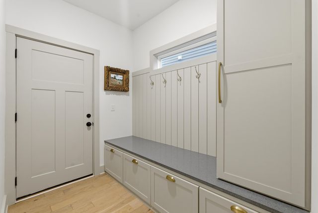 1276 Angus Trail, Lexington, KY 40509