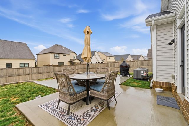 1276 Angus Trail, Lexington, KY 40509