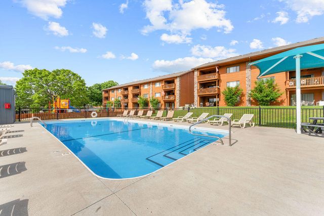 243 Clubhouse Drive Apt 14, Branson, MO 65616