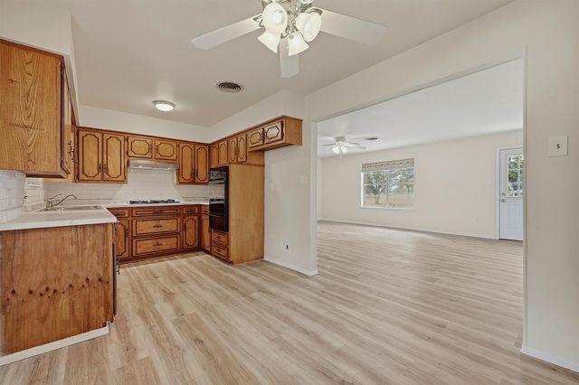 400 E Murdock Street, Collinsville, TX 76233