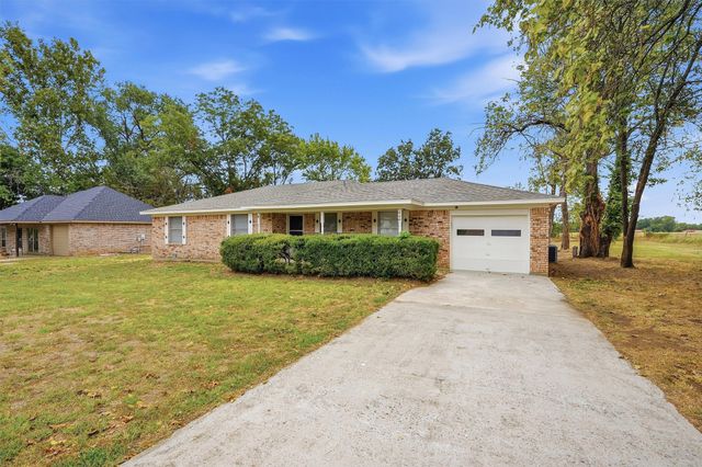 400 E Murdock Street, Collinsville, TX 76233