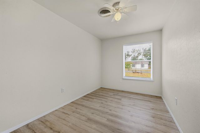400 E Murdock Street, Collinsville, TX 76233