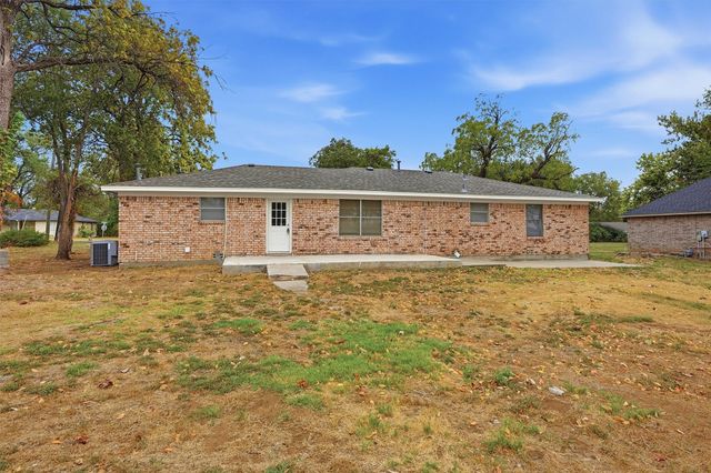 400 E Murdock Street, Collinsville, TX 76233