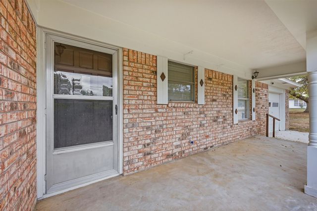 400 E Murdock Street, Collinsville, TX 76233