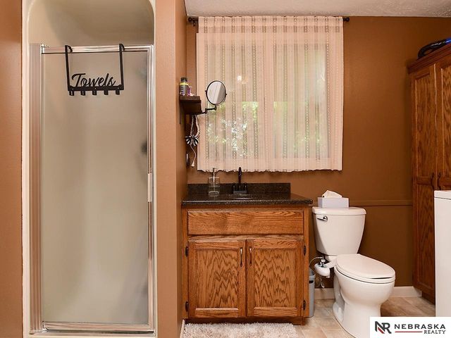 5931 Whitmore Street, Omaha, NE 68152
