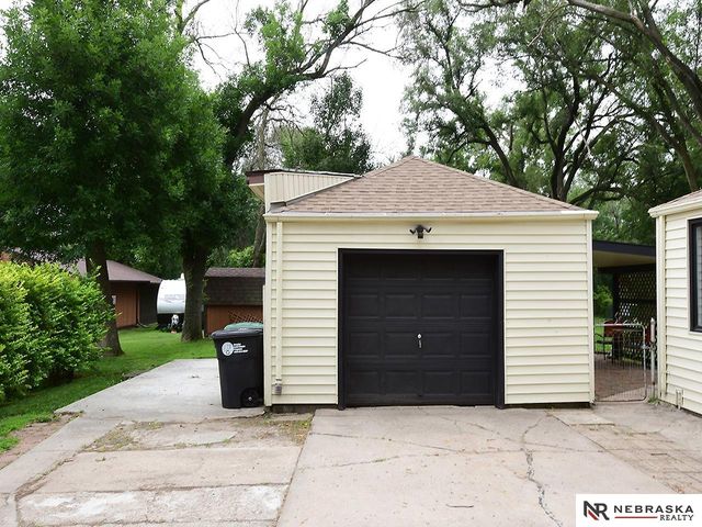 5931 Whitmore Street, Omaha, NE 68152