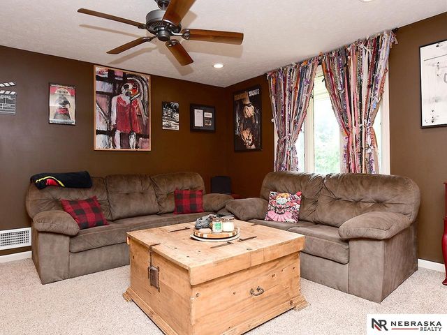 5931 Whitmore Street, Omaha, NE 68152