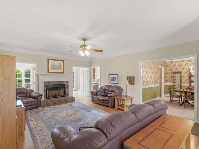 1302 Chester Place, Mcdonough, GA 30252