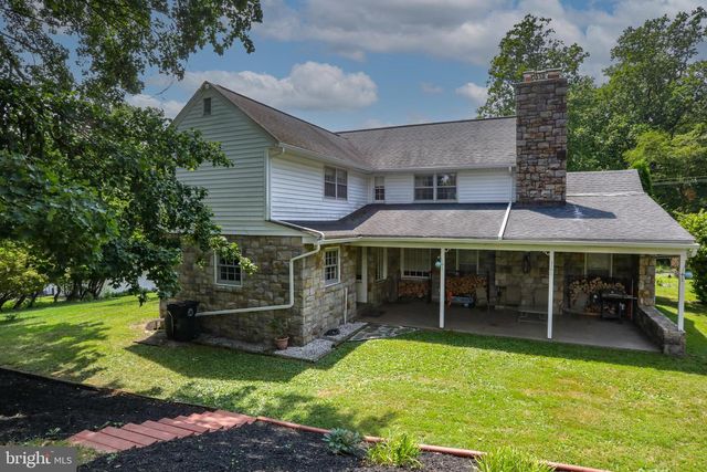 2 BINGAMAN RD, Reading, PA 19606
