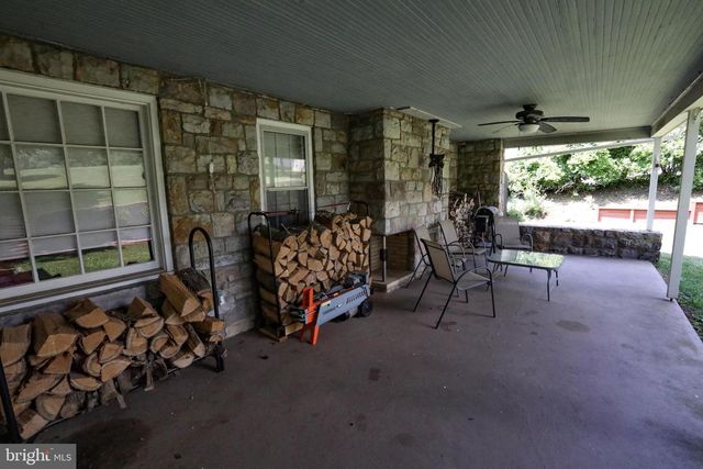 2 BINGAMAN RD, Reading, PA 19606