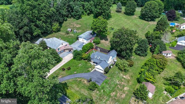 2 BINGAMAN RD, Reading, PA 19606