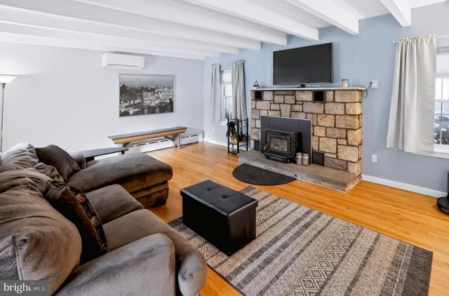 2 BINGAMAN RD, Reading, PA 19606