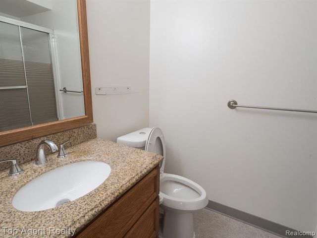 14211 Ivanhoe Drive, Sterling Heights, MI 48312