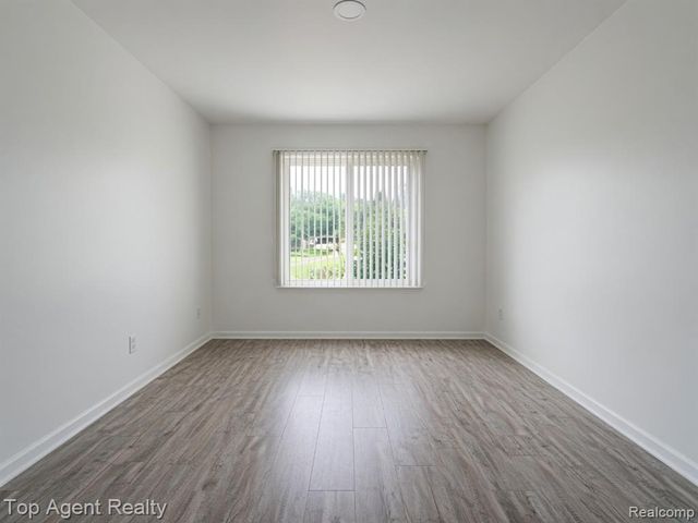 14211 Ivanhoe Drive, Sterling Heights, MI 48312