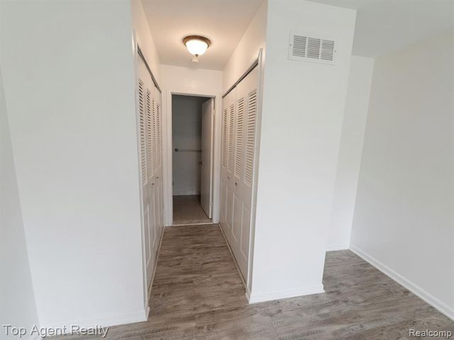 14211 Ivanhoe Drive, Sterling Heights, MI 48312
