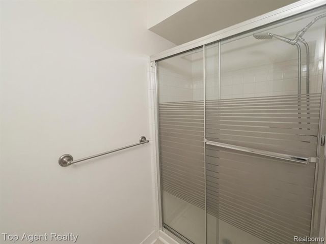14211 Ivanhoe Drive, Sterling Heights, MI 48312